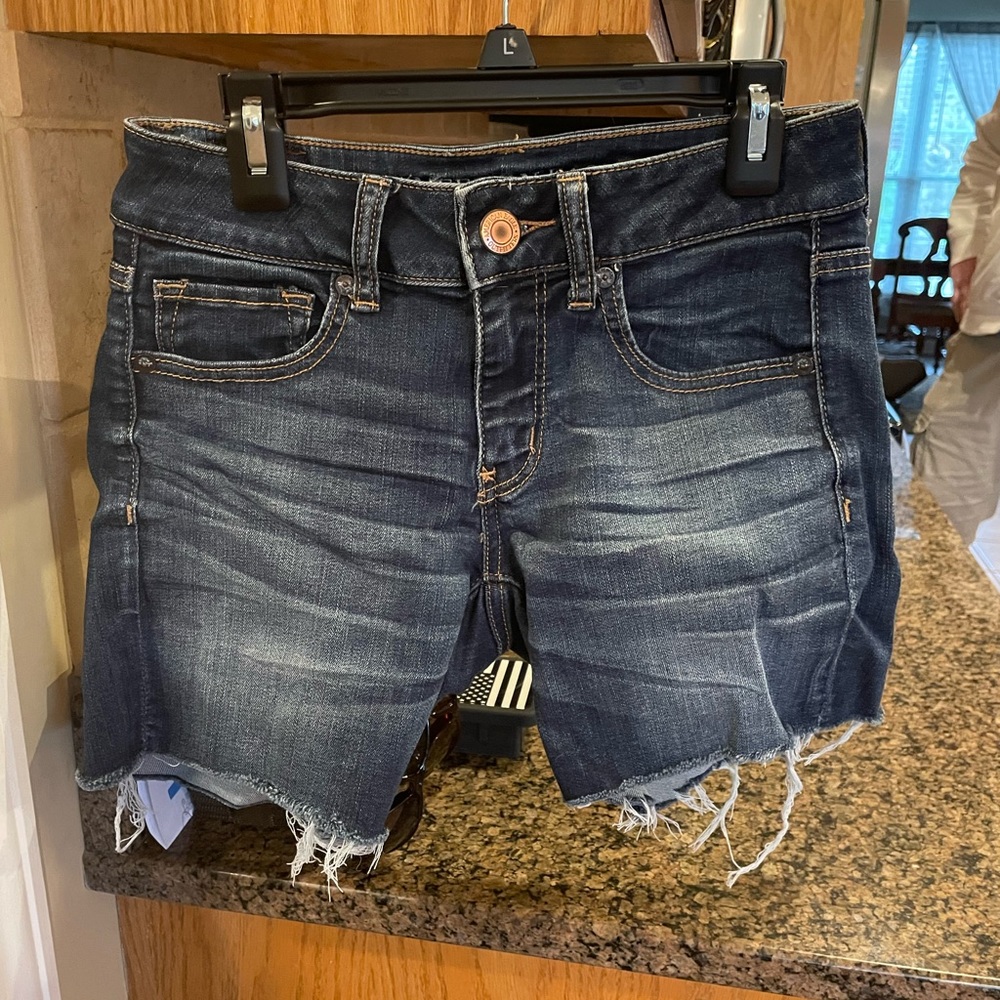 American eagle super stretch mid rise size 4 shorts.